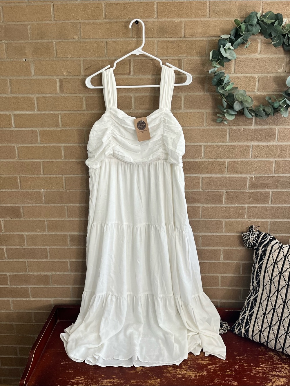 entro White Tiered Midi Dress